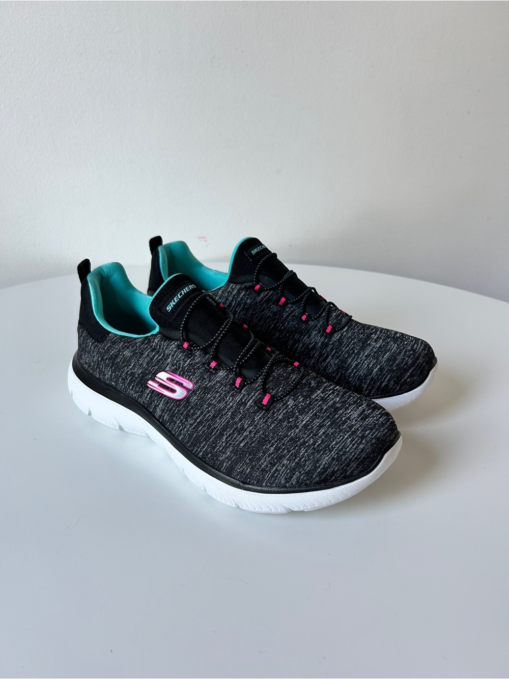 NEW Skechers Summit Slip-On Athletic Sneakers in Black with Pink Accents